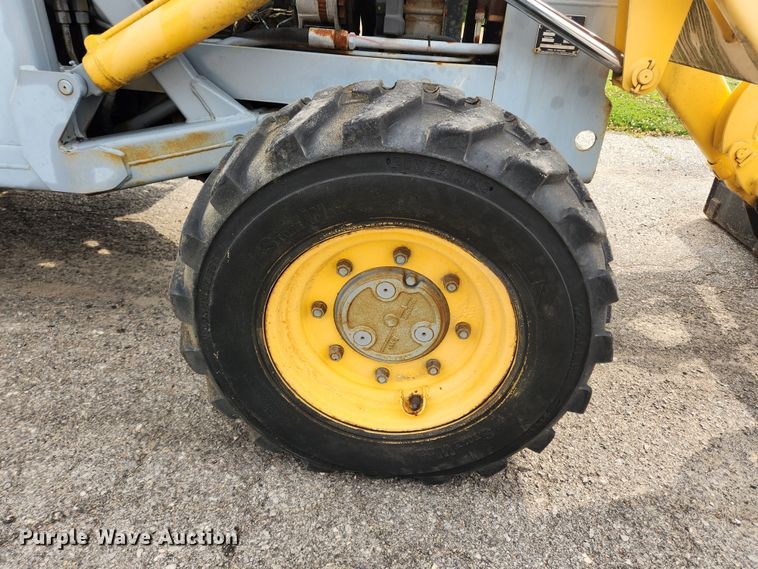 image for item LX9690 Massey Ferguson 640  landscape tractor