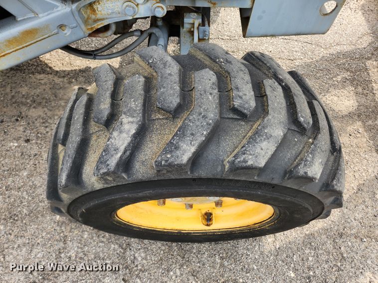 image for item LX9690 Massey Ferguson 640  landscape tractor