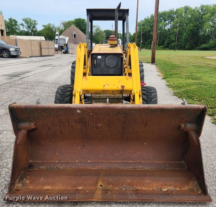 image for item LX9691 1996 Massey Ferguson 640  landscape tractor