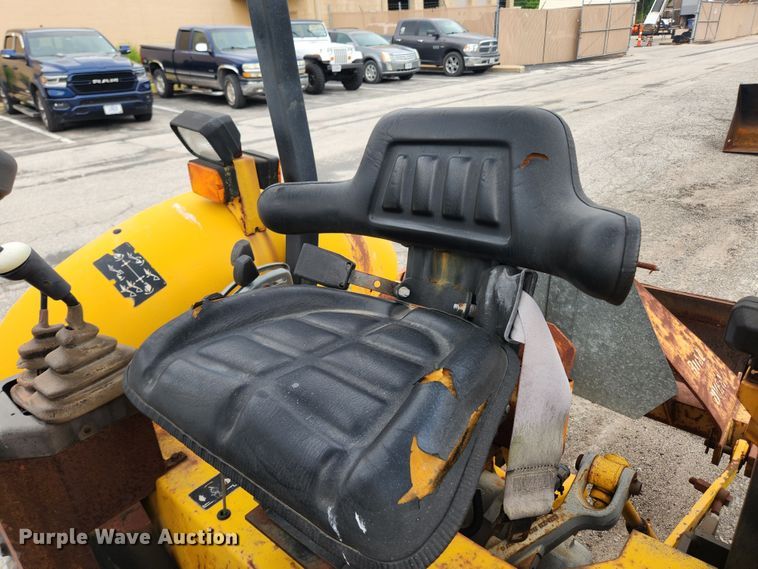 image for item LX9691 1996 Massey Ferguson 640  landscape tractor