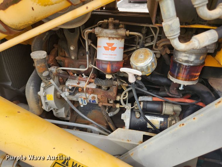 image for item LX9691 1996 Massey Ferguson 640  landscape tractor