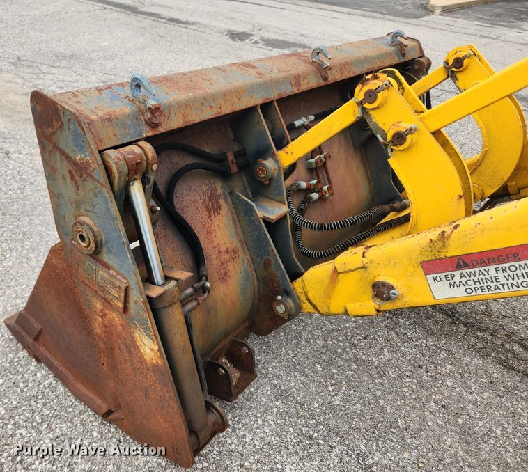 image for item LX9691 1996 Massey Ferguson 640  landscape tractor