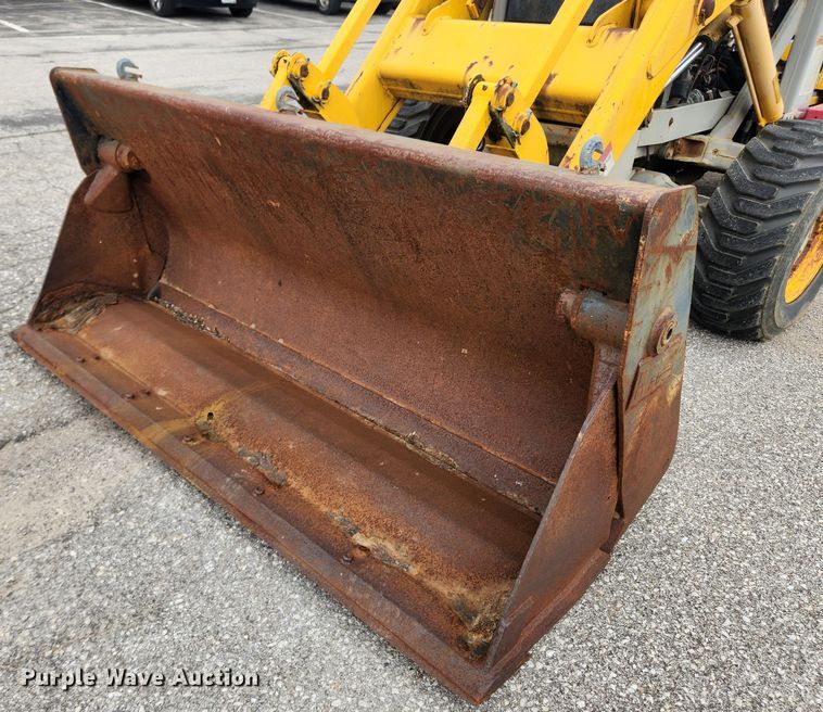 image for item LX9691 1996 Massey Ferguson 640  landscape tractor