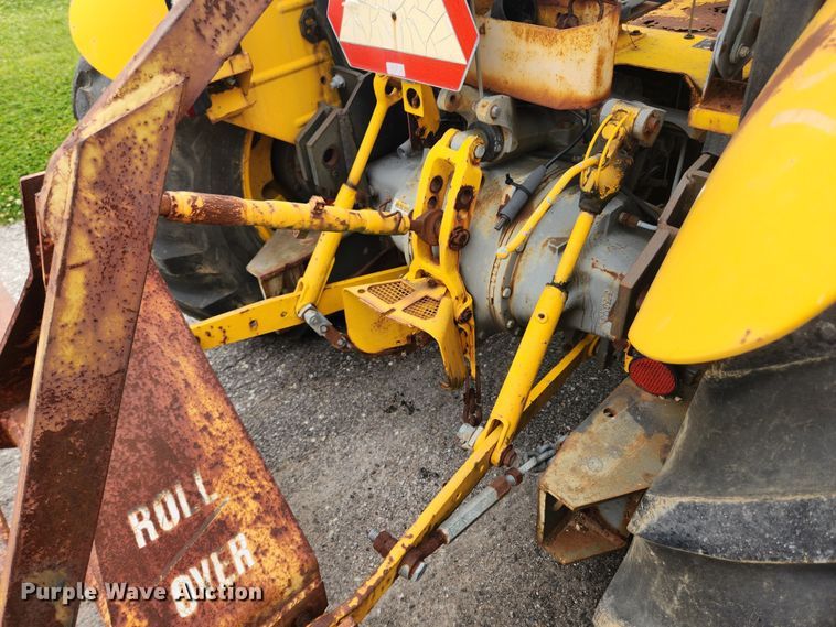 image for item LX9691 1996 Massey Ferguson 640  landscape tractor