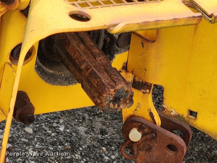 image for item LX9691 1996 Massey Ferguson 640  landscape tractor