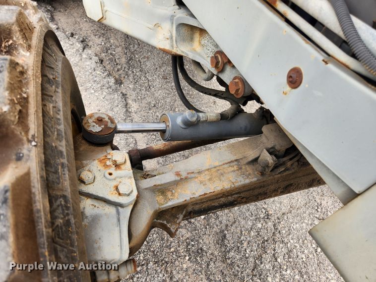 image for item LX9691 1996 Massey Ferguson 640  landscape tractor