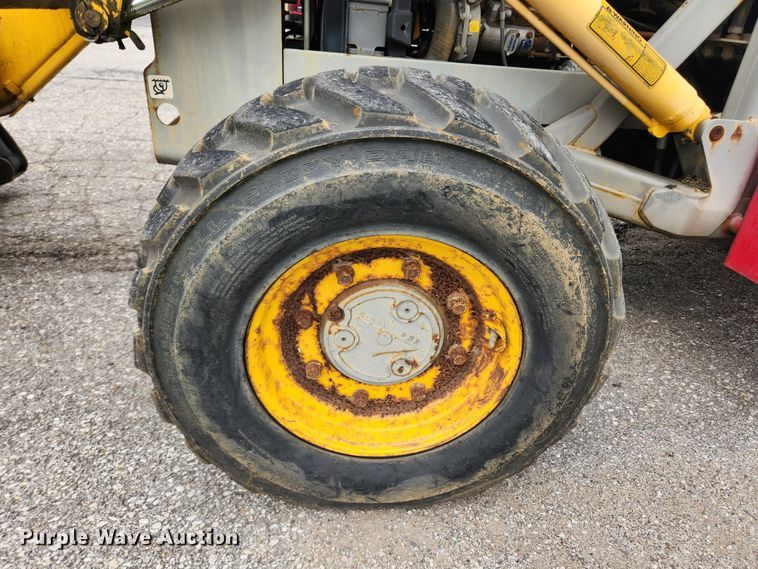 image for item LX9691 1996 Massey Ferguson 640  landscape tractor