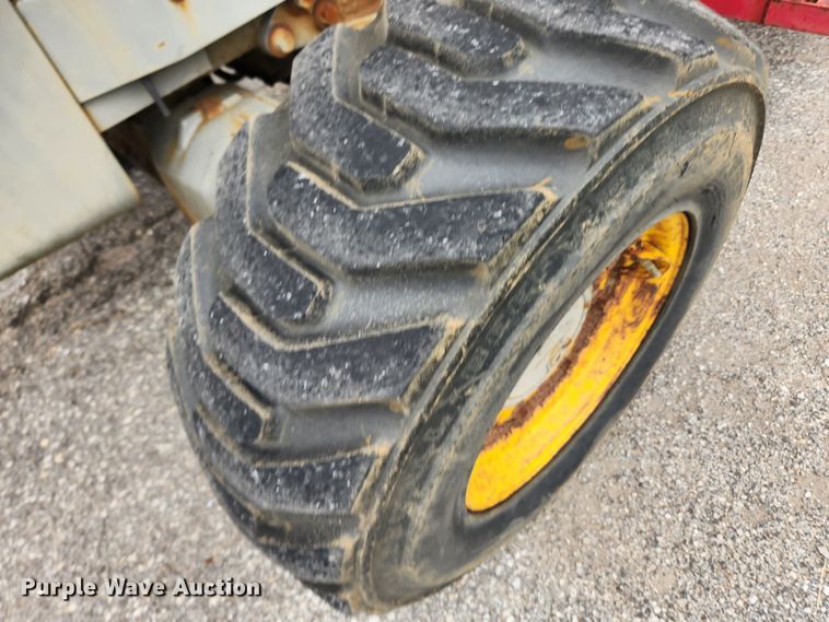 image for item LX9691 1996 Massey Ferguson 640  landscape tractor