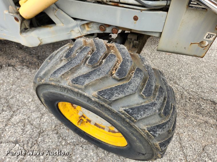 image for item LX9691 1996 Massey Ferguson 640  landscape tractor