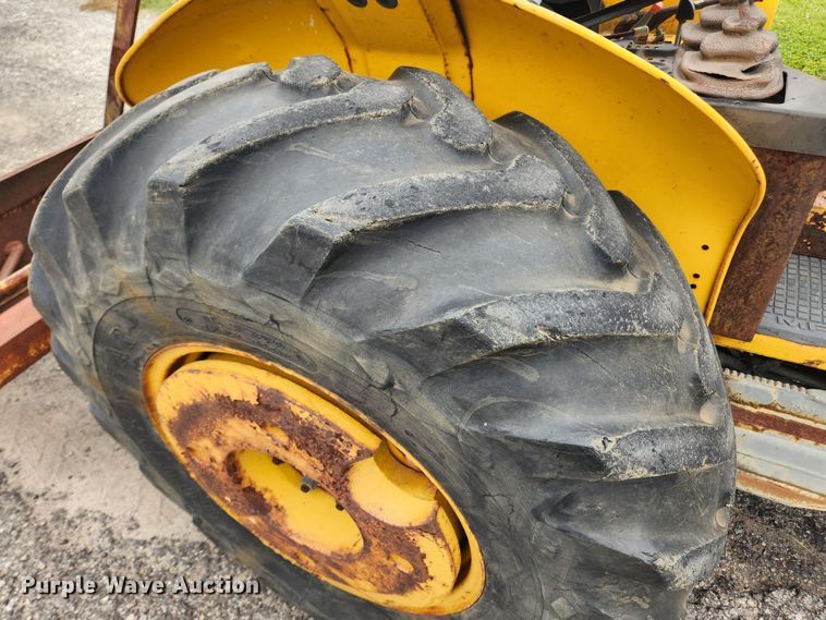 image for item LX9691 1996 Massey Ferguson 640  landscape tractor