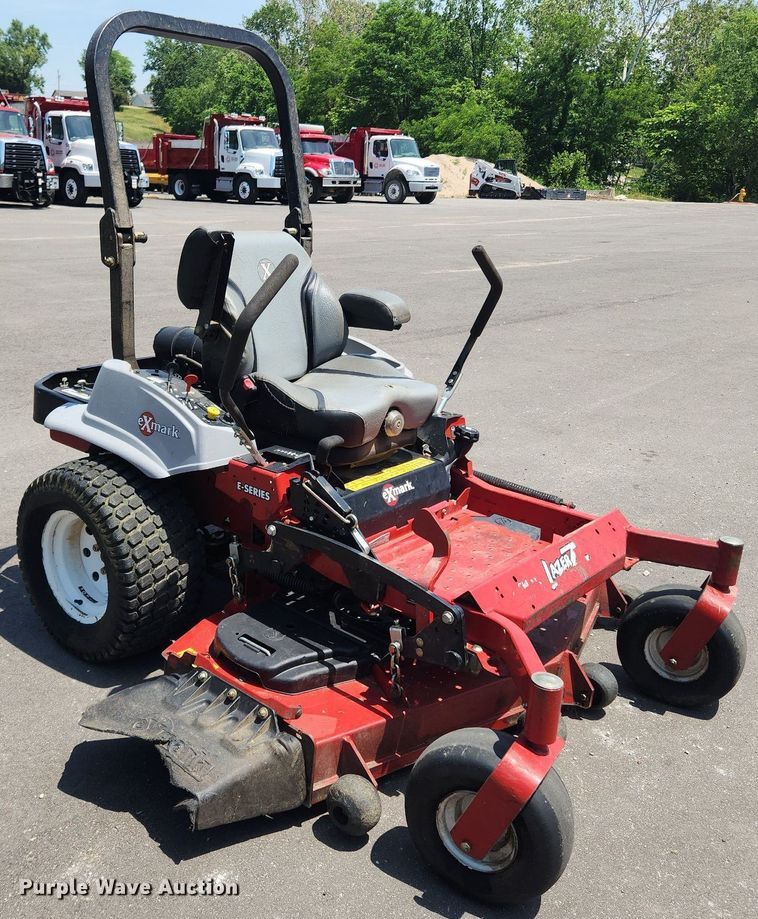 image for item LX9692 Exmark E-Series ZTR lawn mower