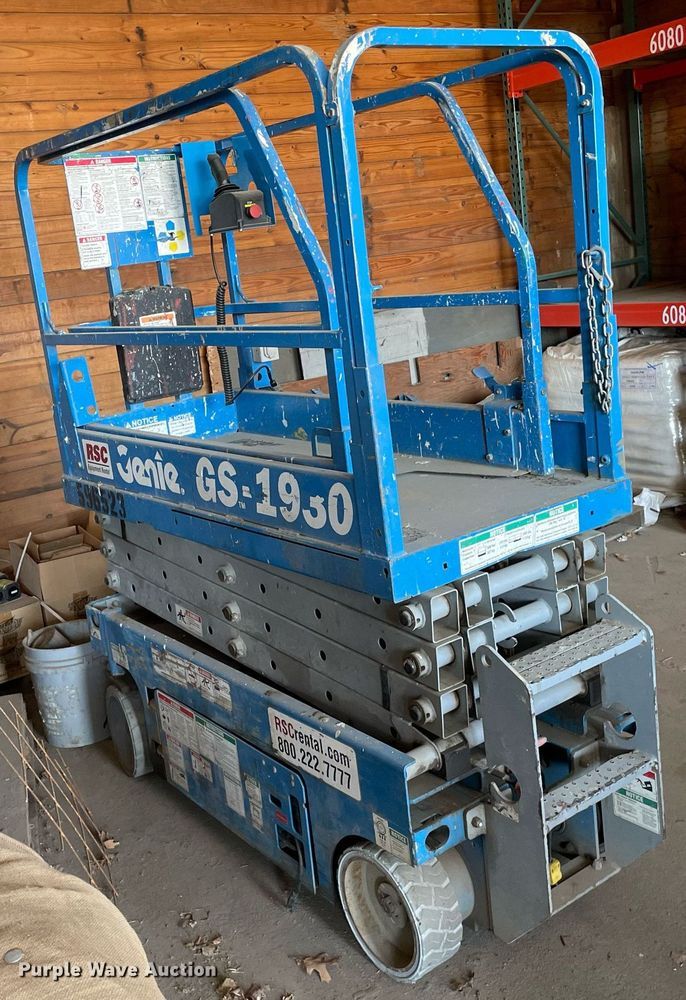 image for item LY9622 Genie GS-1930  scissor lift