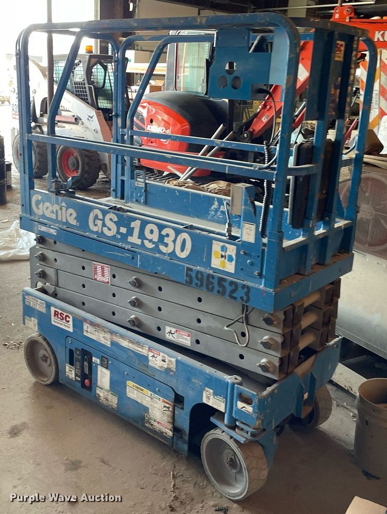 image for item LY9622 Genie GS-1930  scissor lift