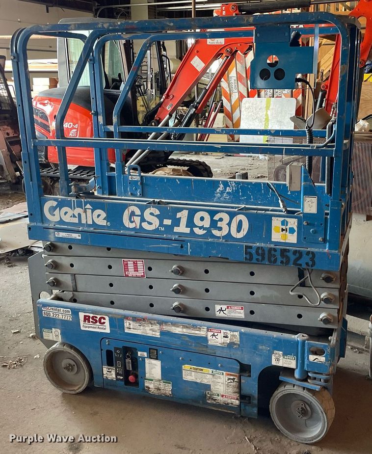 image for item LY9622 Genie GS-1930  scissor lift