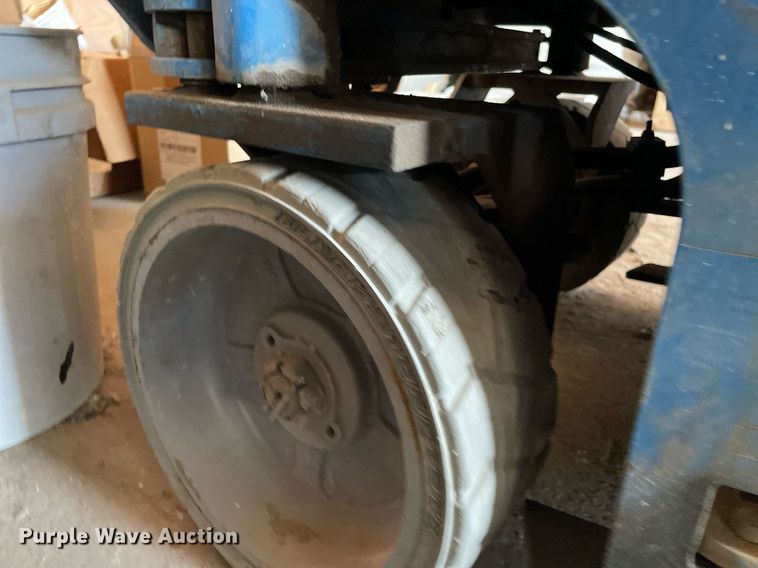 image for item LY9622 Genie GS-1930  scissor lift