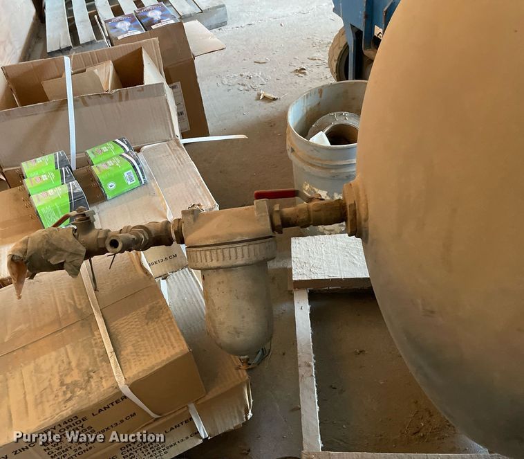 image for item LY9623 Dayton 5F233A  air compressor