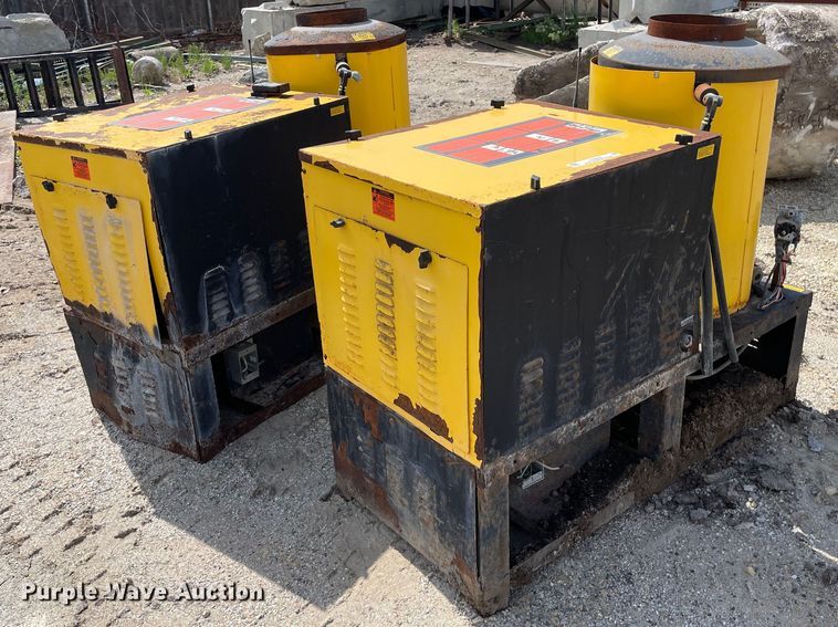 image for item LY9632 (2) Landa VHG4-2200 pressure washers