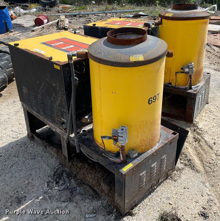 image for item LY9632 (2) Landa VHG4-2200 pressure washers