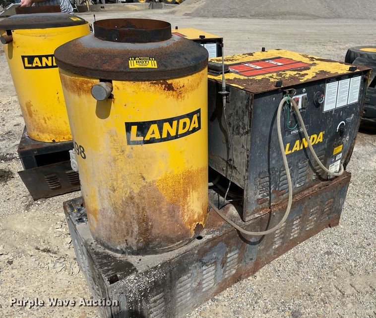 image for item LY9632 (2) Landa VHG4-2200 pressure washers