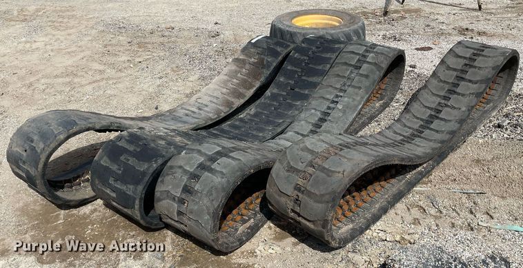 image for item LY9633 Tires and tracks