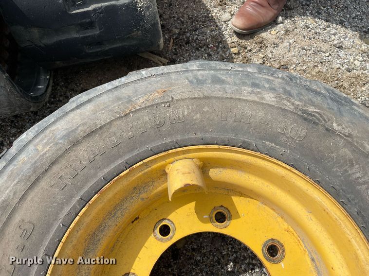 image for item LY9633 Tires and tracks