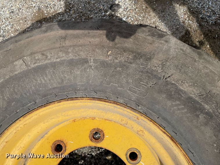 image for item LY9633 Tires and tracks