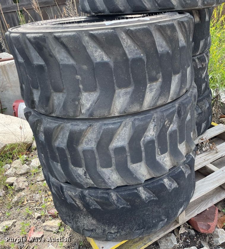 image for item LY9634 (7) Bobcat skid steer tires