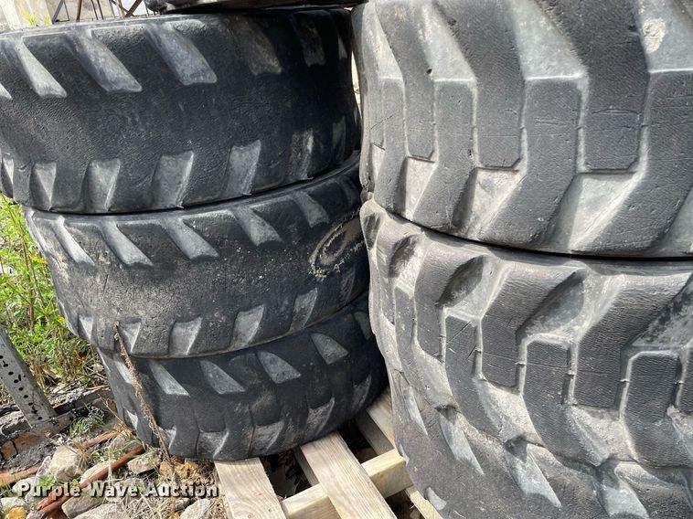 image for item LY9634 (7) Bobcat skid steer tires