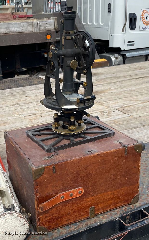 image for item LY9635 David White  surveyor transit