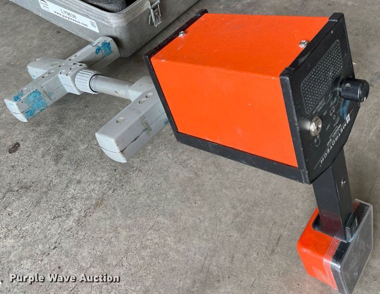 image for item LY9638 Metrotech 810  utility locating system