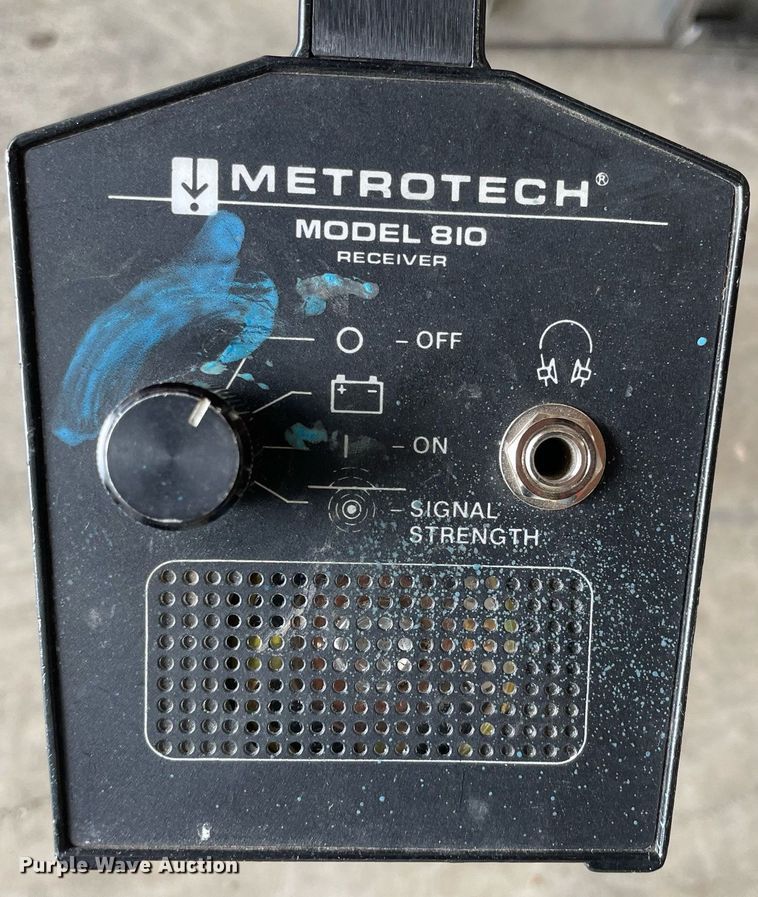 image for item LY9638 Metrotech 810  utility locating system
