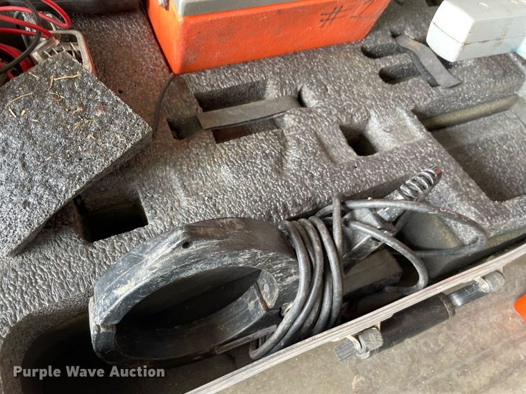 image for item LY9638 Metrotech 810  utility locating system