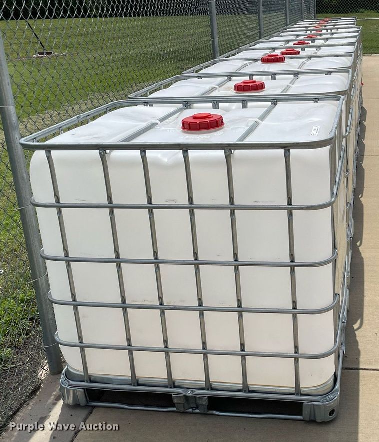 image for item LY9652 (11) Schutz poly tanks