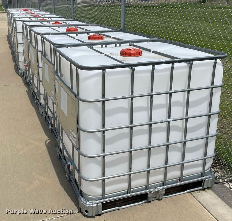 image for item LY9652 (11) Schutz poly tanks