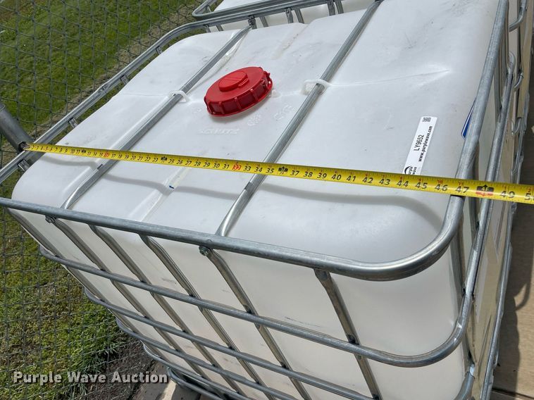 image for item LY9652 (11) Schutz poly tanks