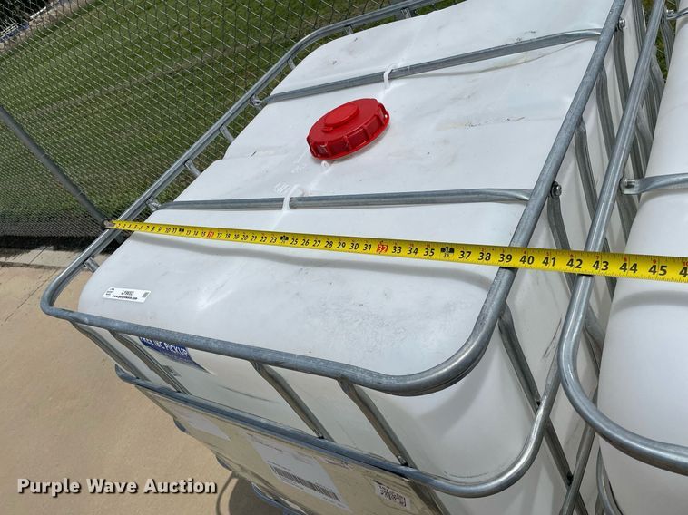 image for item LY9652 (11) Schutz poly tanks