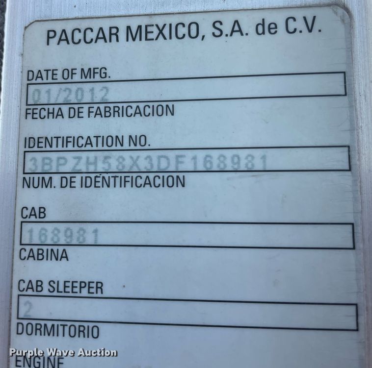 image for item LY9653 2013 Peterbilt 320  refuse truck