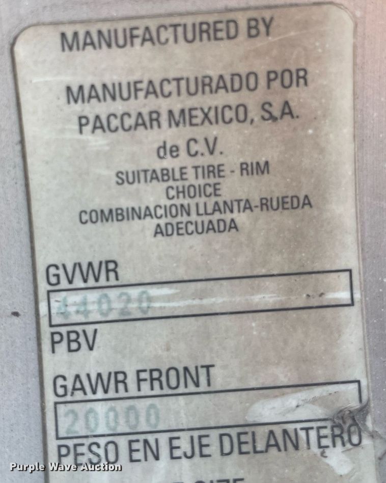 image for item LY9653 2013 Peterbilt 320  refuse truck