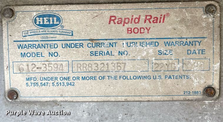 image for item LY9653 2013 Peterbilt 320  refuse truck