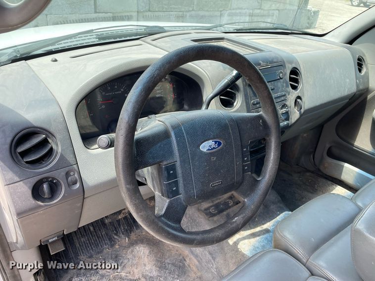 image for item LY9655 2005 Ford F150  SuperCab pickup truck