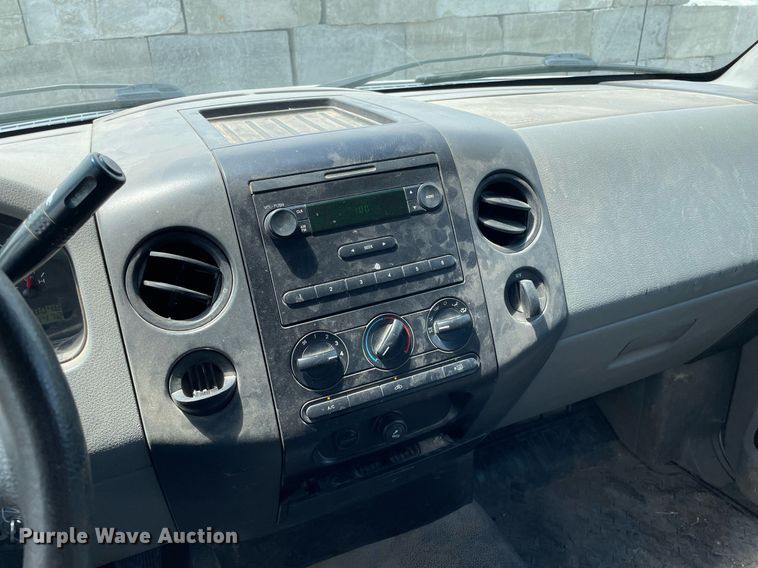 image for item LY9655 2005 Ford F150  SuperCab pickup truck