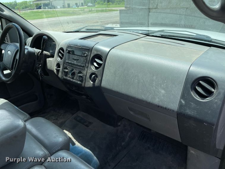 image for item LY9655 2005 Ford F150  SuperCab pickup truck