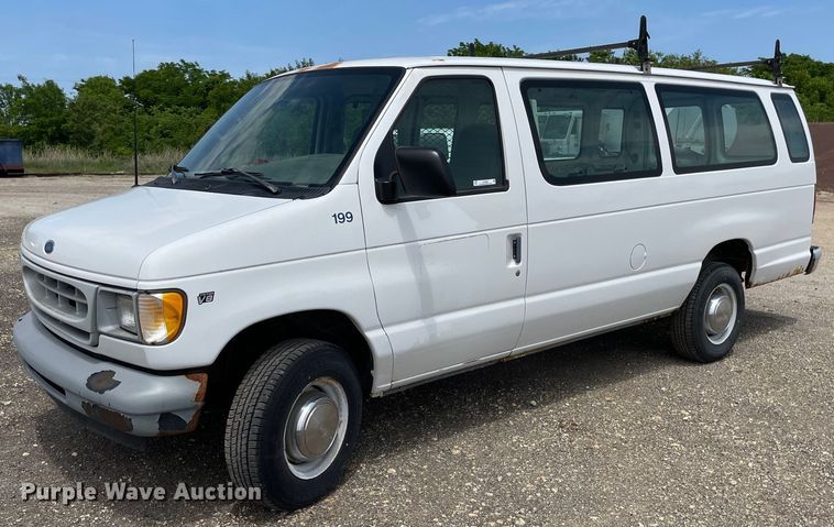 image for item LY9656 2001 Ford Econoline E250  van