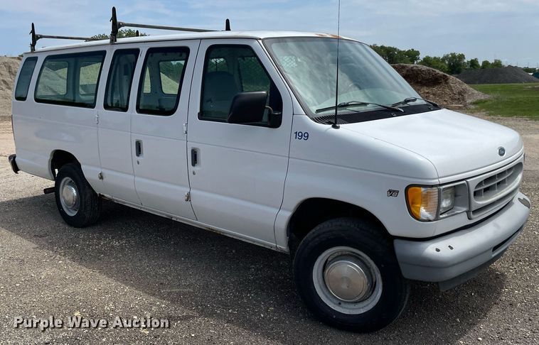 image for item LY9656 2001 Ford Econoline E250  van