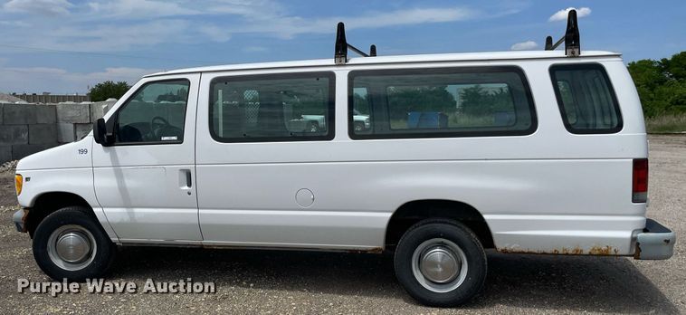 image for item LY9656 2001 Ford Econoline E250  van