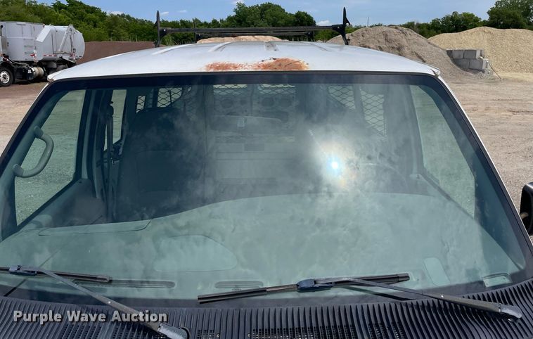 image for item LY9656 2001 Ford Econoline E250  van