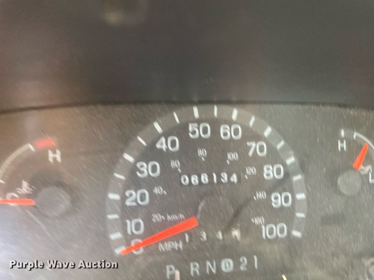 image for item LY9656 2001 Ford Econoline E250  van