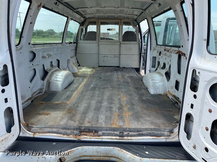 image for item LY9656 2001 Ford Econoline E250  van