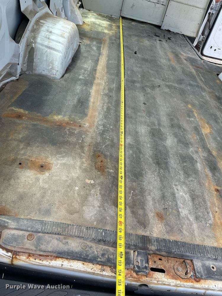 image for item LY9656 2001 Ford Econoline E250  van