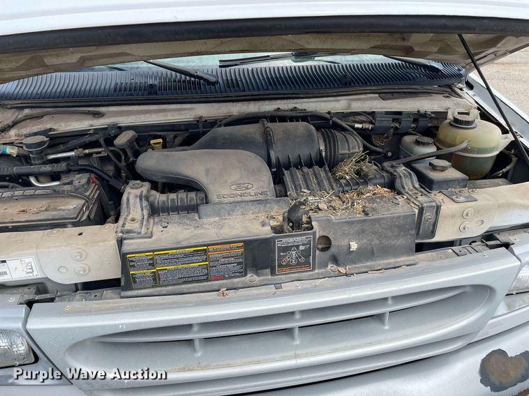 image for item LY9656 2001 Ford Econoline E250  van